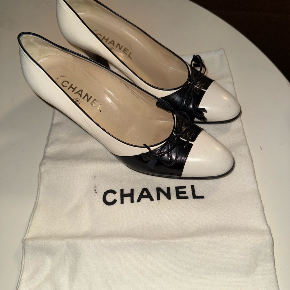 Chanel Vintage Heels Great Condition